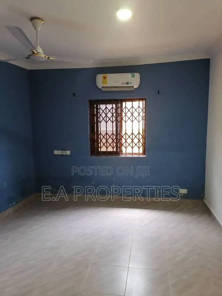 3bdrm House in E A Properties, Amasaman for sale