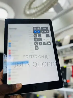 Apple iPad Air 16 GB Gray