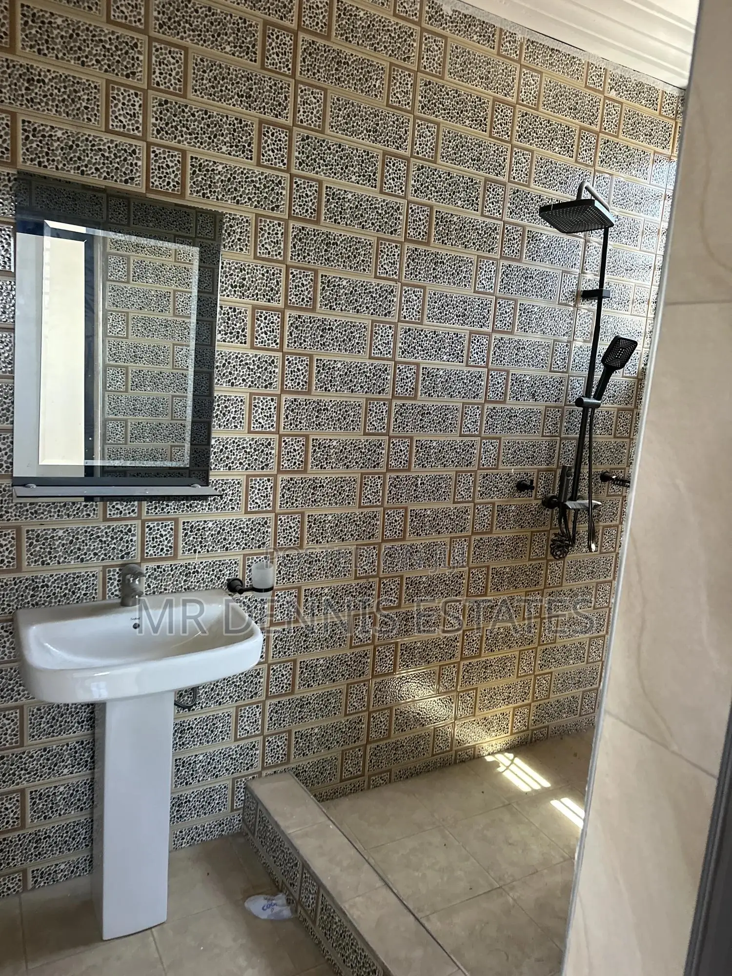 2bdrm Apartment in Old Barrier for rent