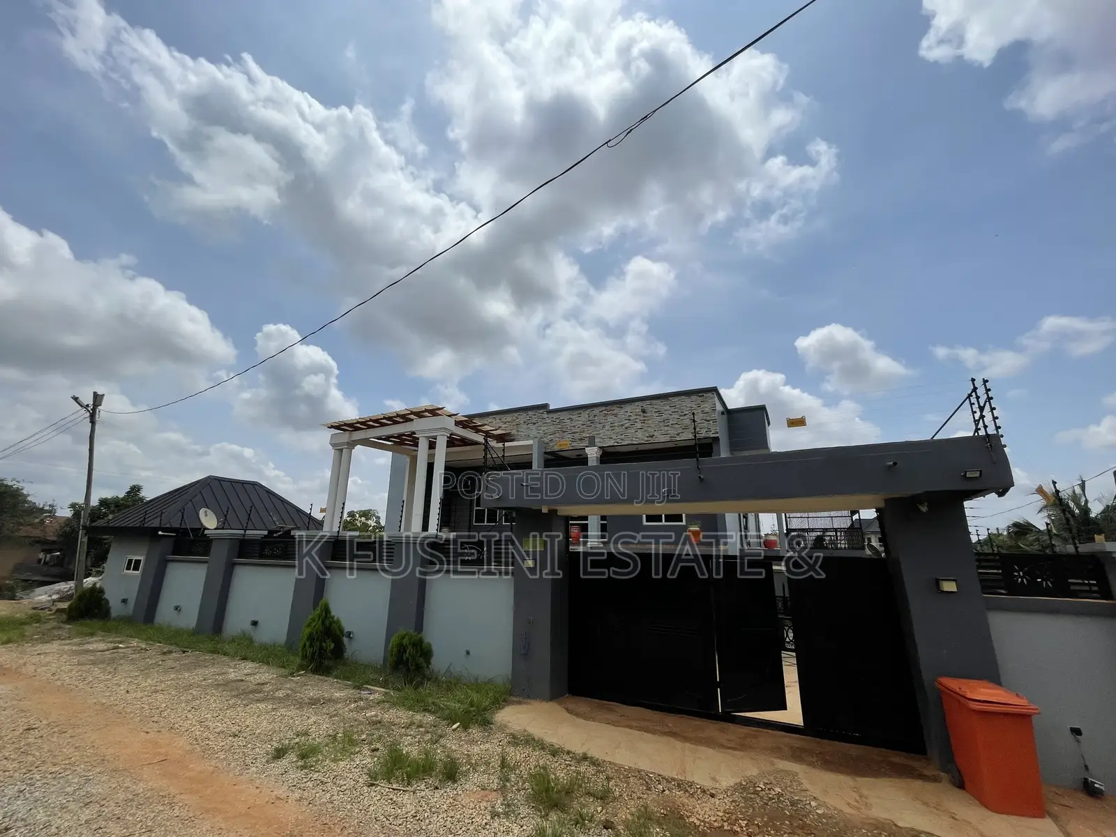 6bdrm House in K Fuseini Estate, Kumasi Metropolitan for sale