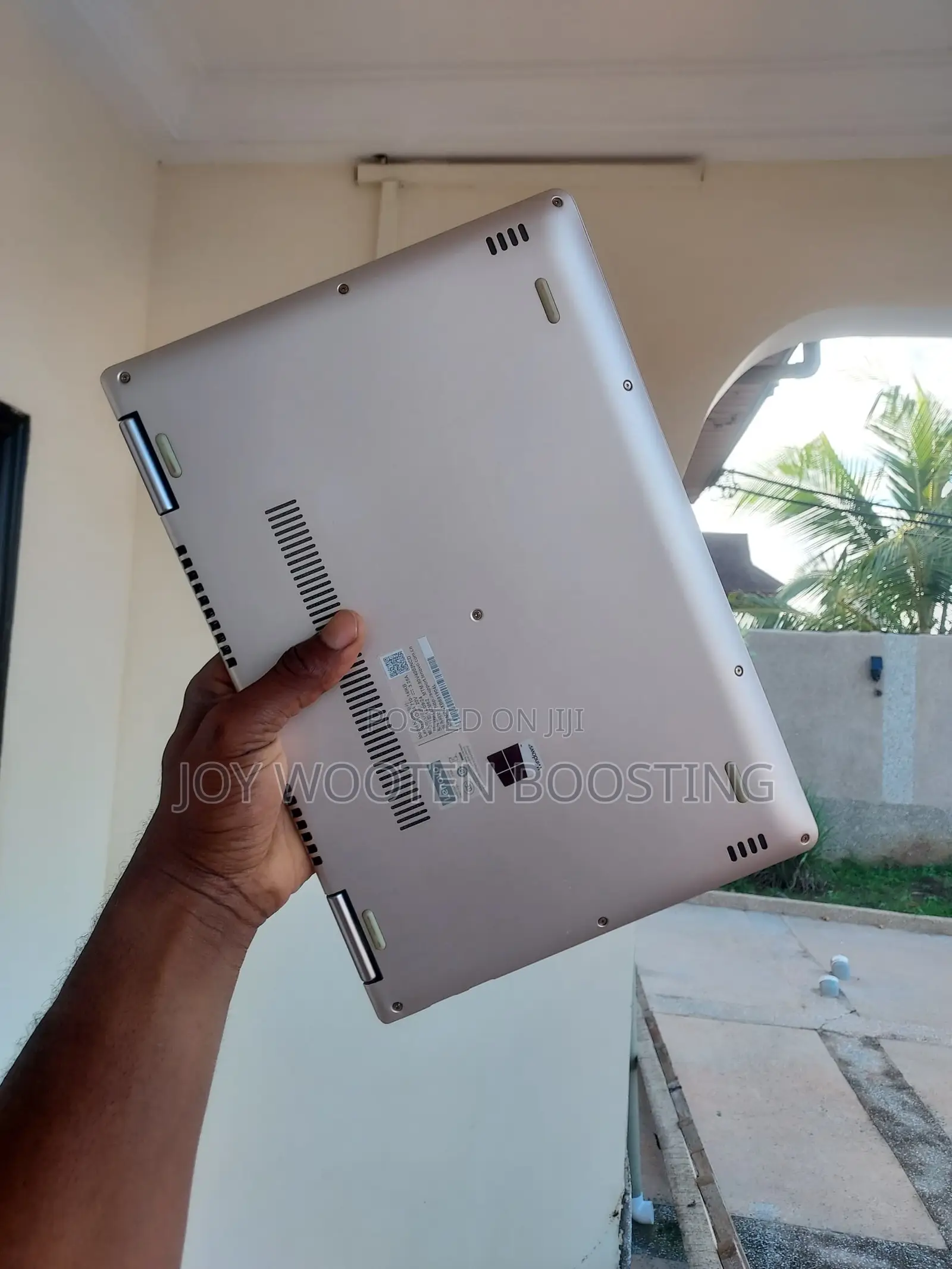 New Laptop Lenovo Yoga 710 8GB Intel Core I5 SSD 256GB