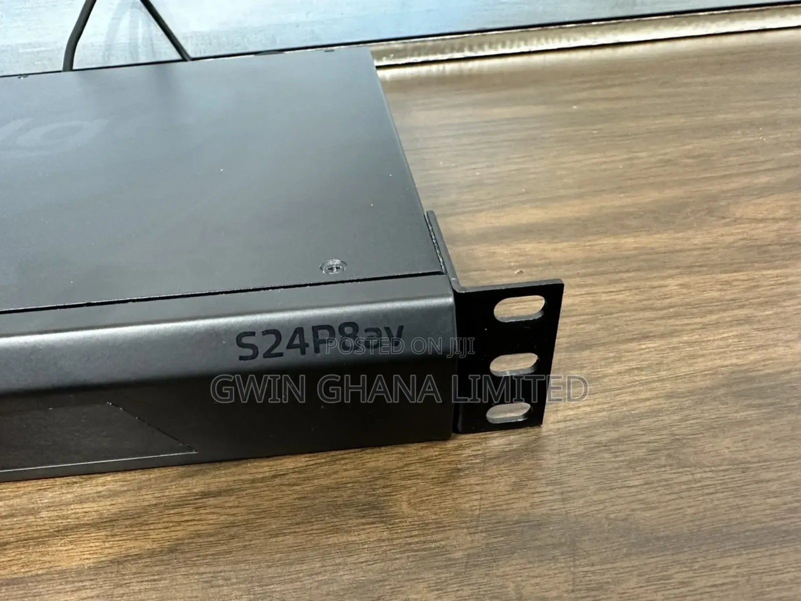 Pakedge 24port Gigabit 8 Gigabit Poe,Sfp. Smart Home Nswitch