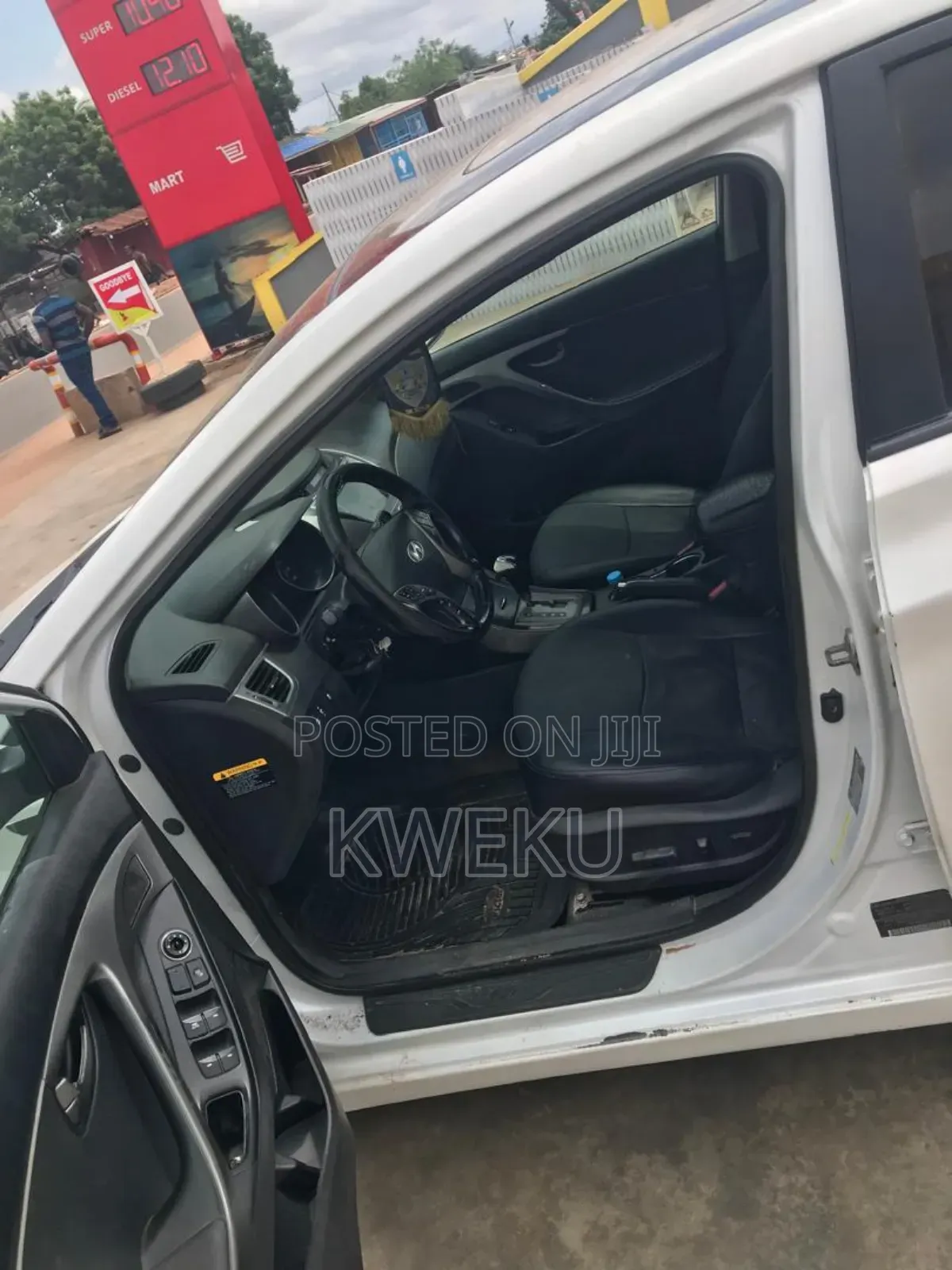 Hyundai Elantra 2013 White