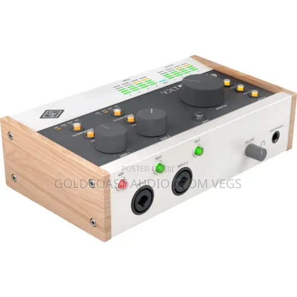 Universal Audio Volt 476 Portable 4x4(Built-in Compressor)