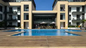 2-Beds Airbnb Apartment at Embassy Gardens