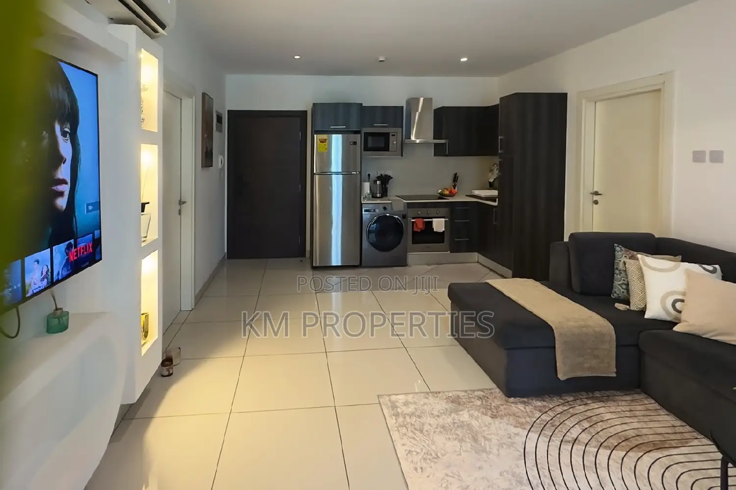 2-Beds Airbnb Apartment at Embassy Gardens