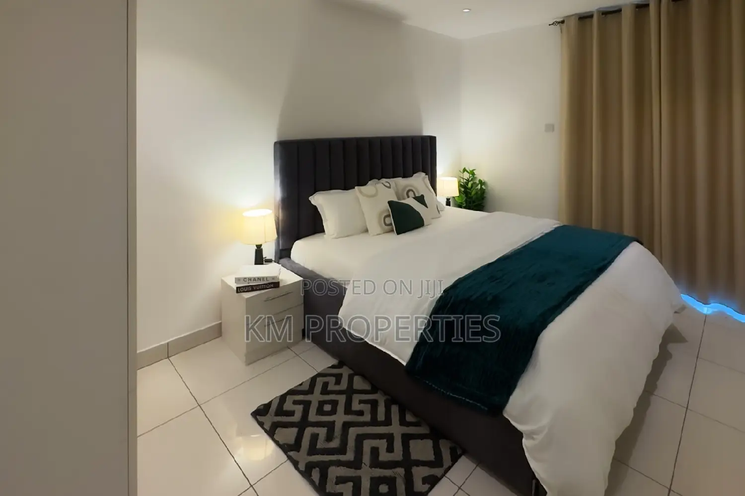 2-Beds Airbnb Apartment at Embassy Gardens