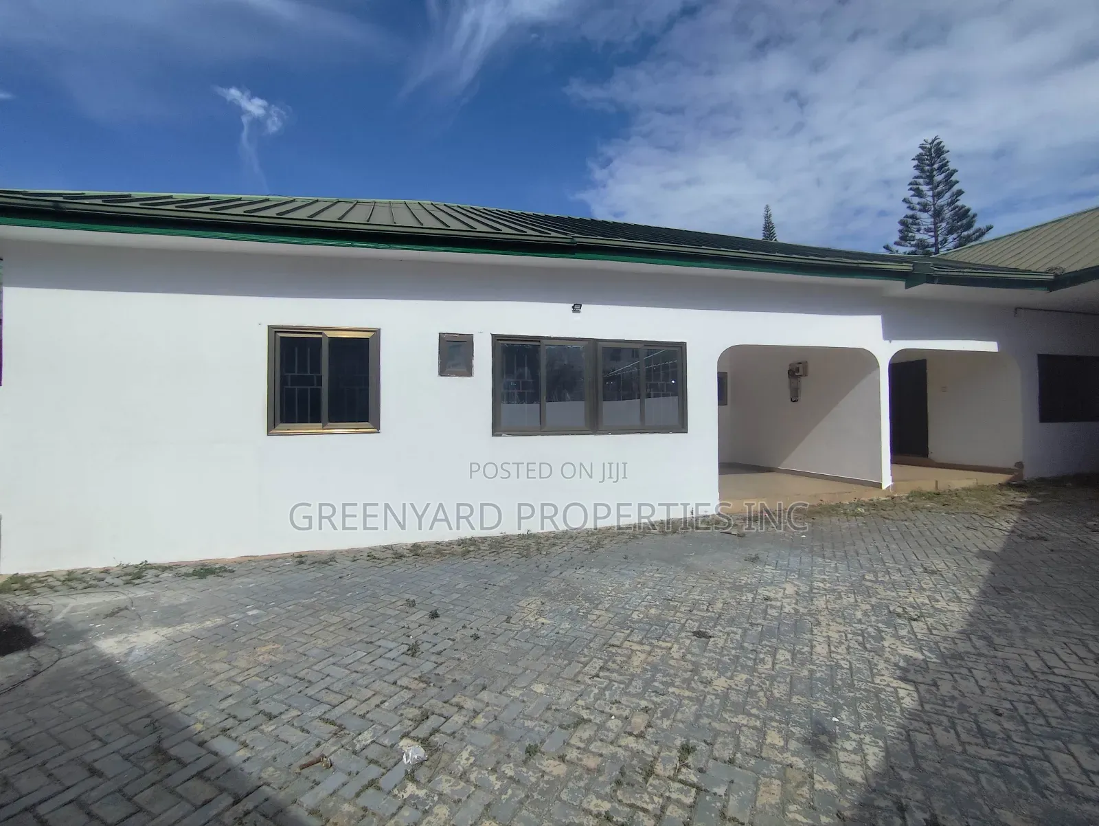 3bdrm Apartment in Adjiringanor, East Legon for rent