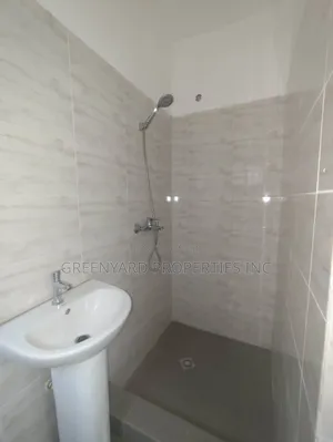 3bdrm Apartment in Adjiringanor, East Legon for rent