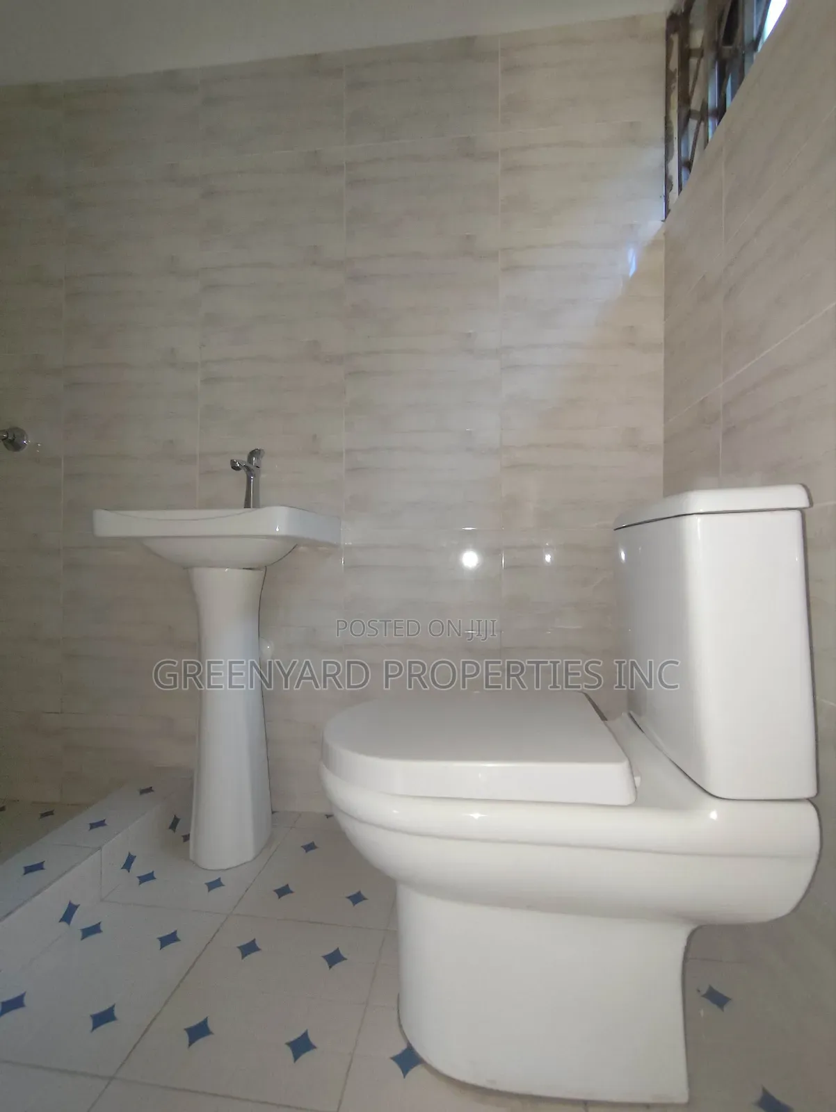 3bdrm Apartment in Adjiringanor, East Legon for rent