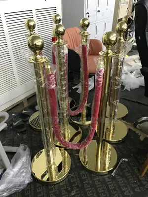 Golden Barricade With Rope(1 Stand, 1 Rope)