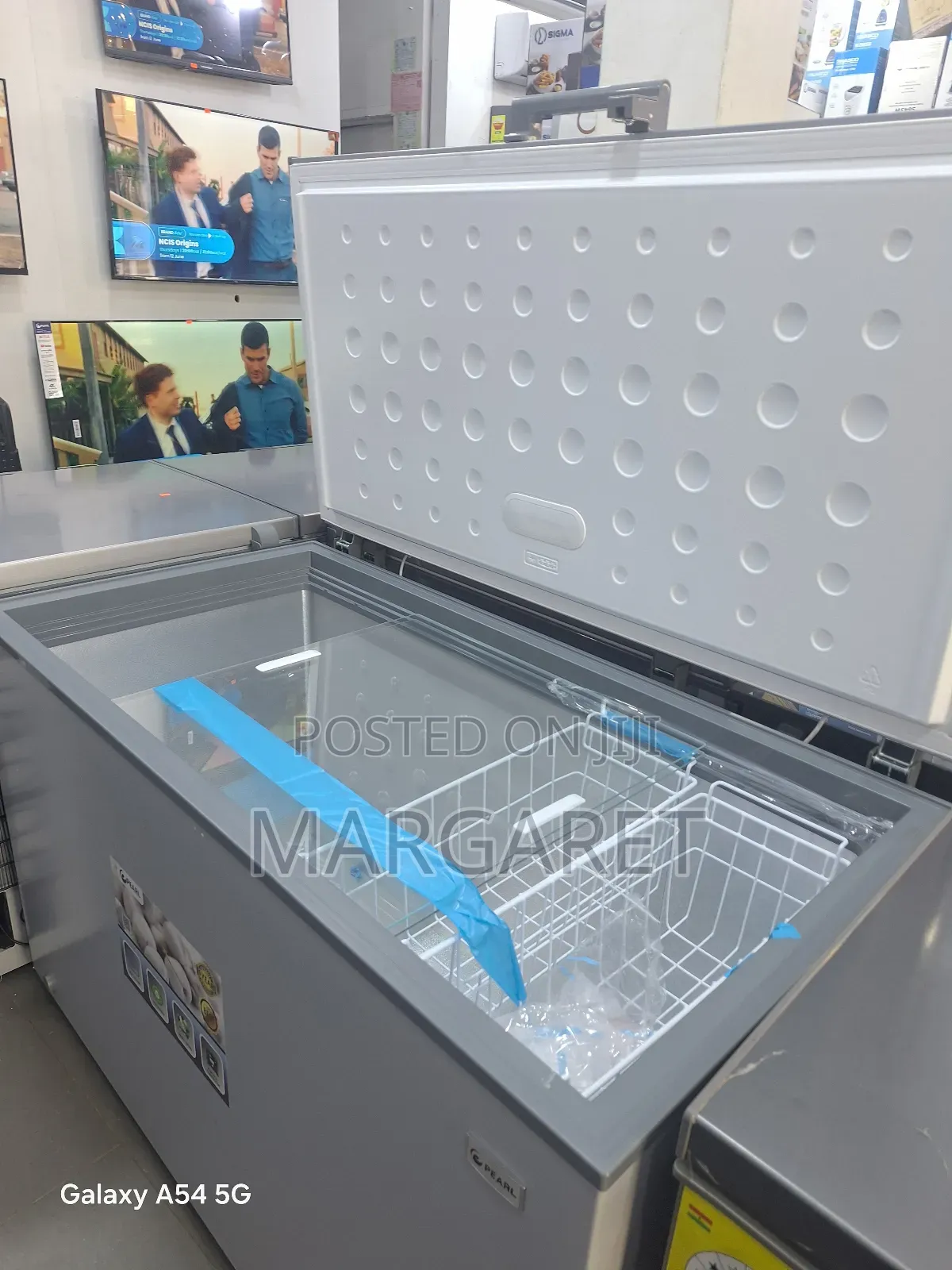 Powerful Compressor 380 Litters Chest Freezer