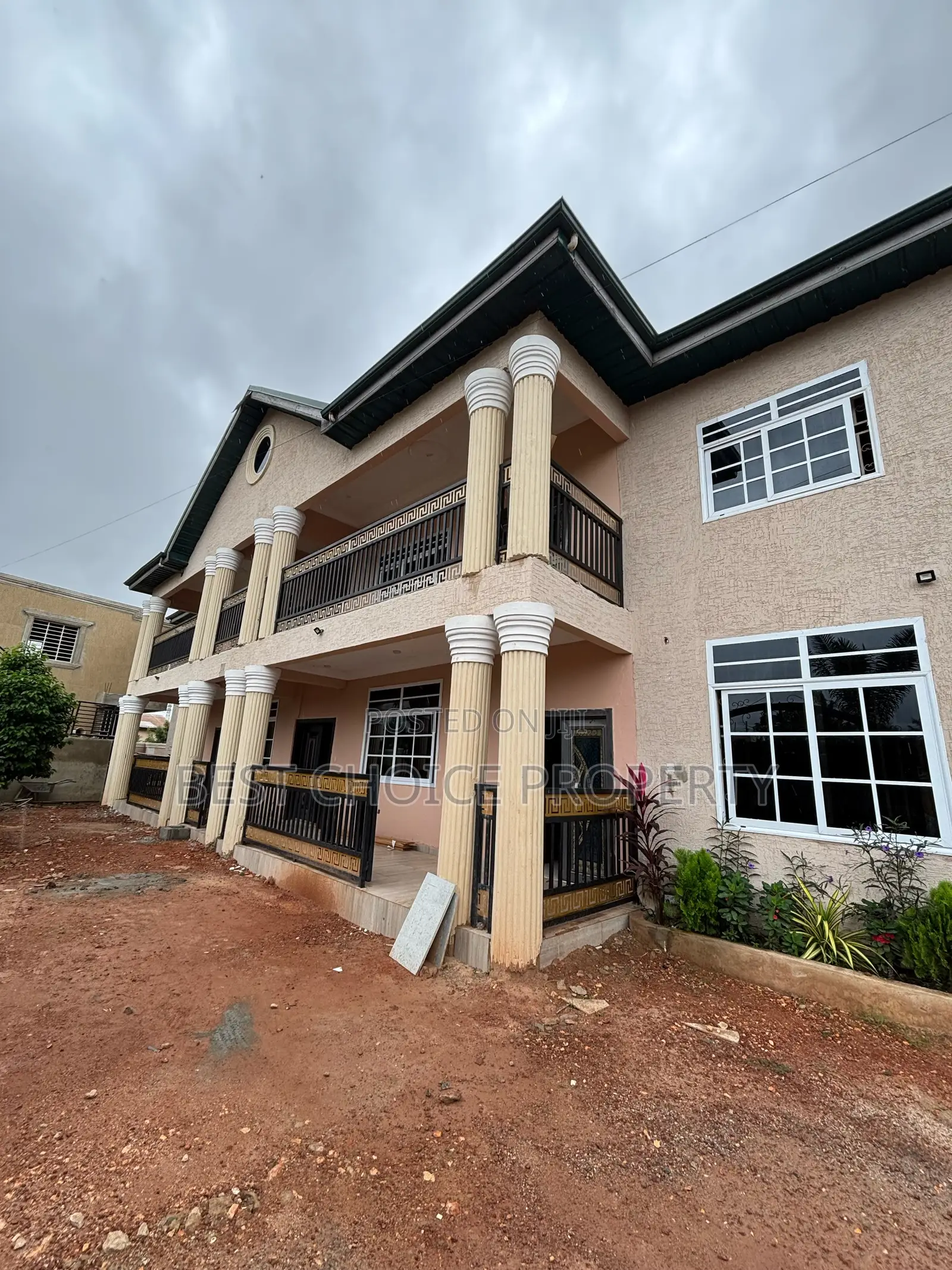 3bdrm Apartment in Chicken Man Pizza, Frafraha for rent
