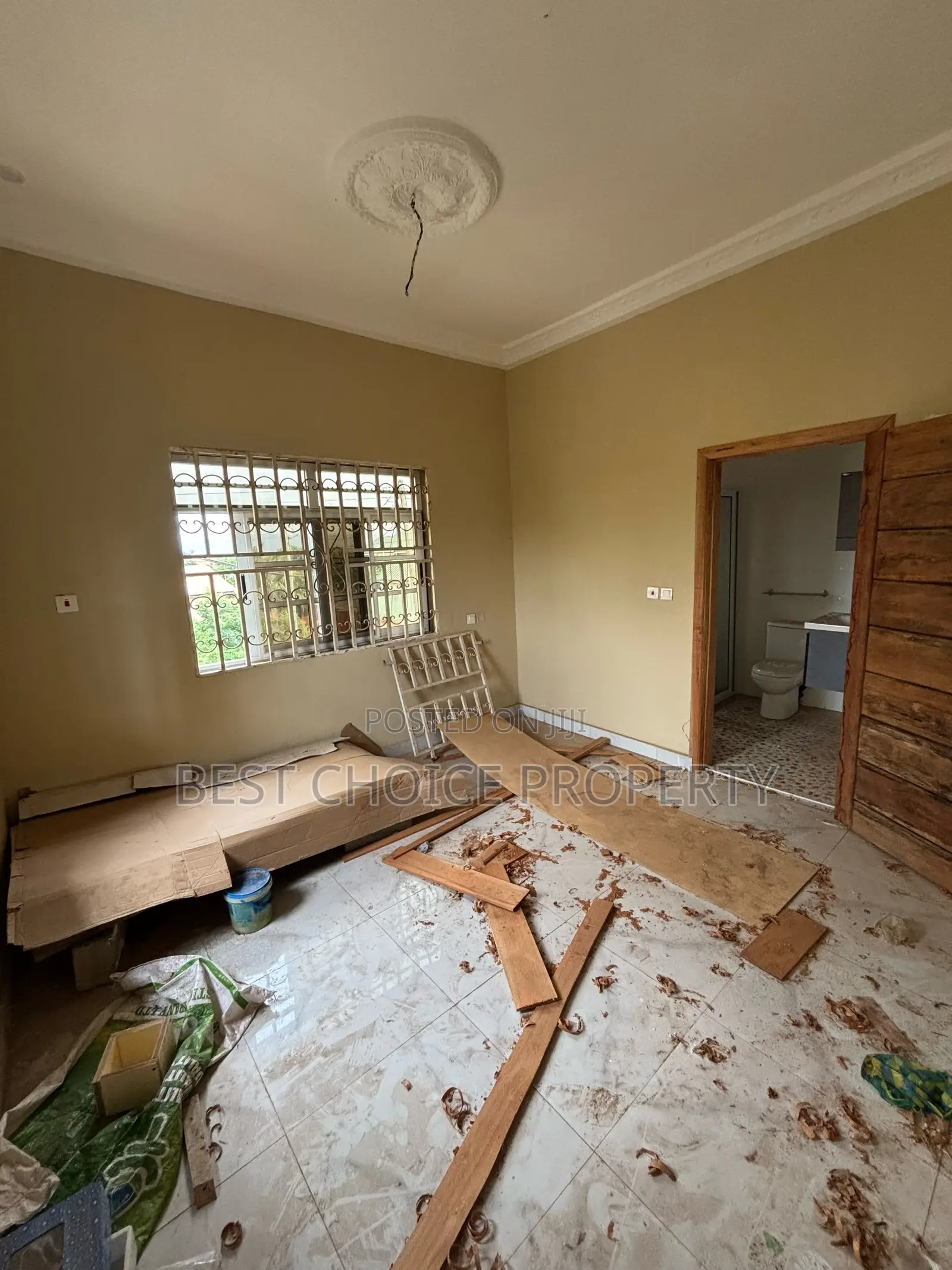 3bdrm Apartment in Chicken Man Pizza, Frafraha for rent