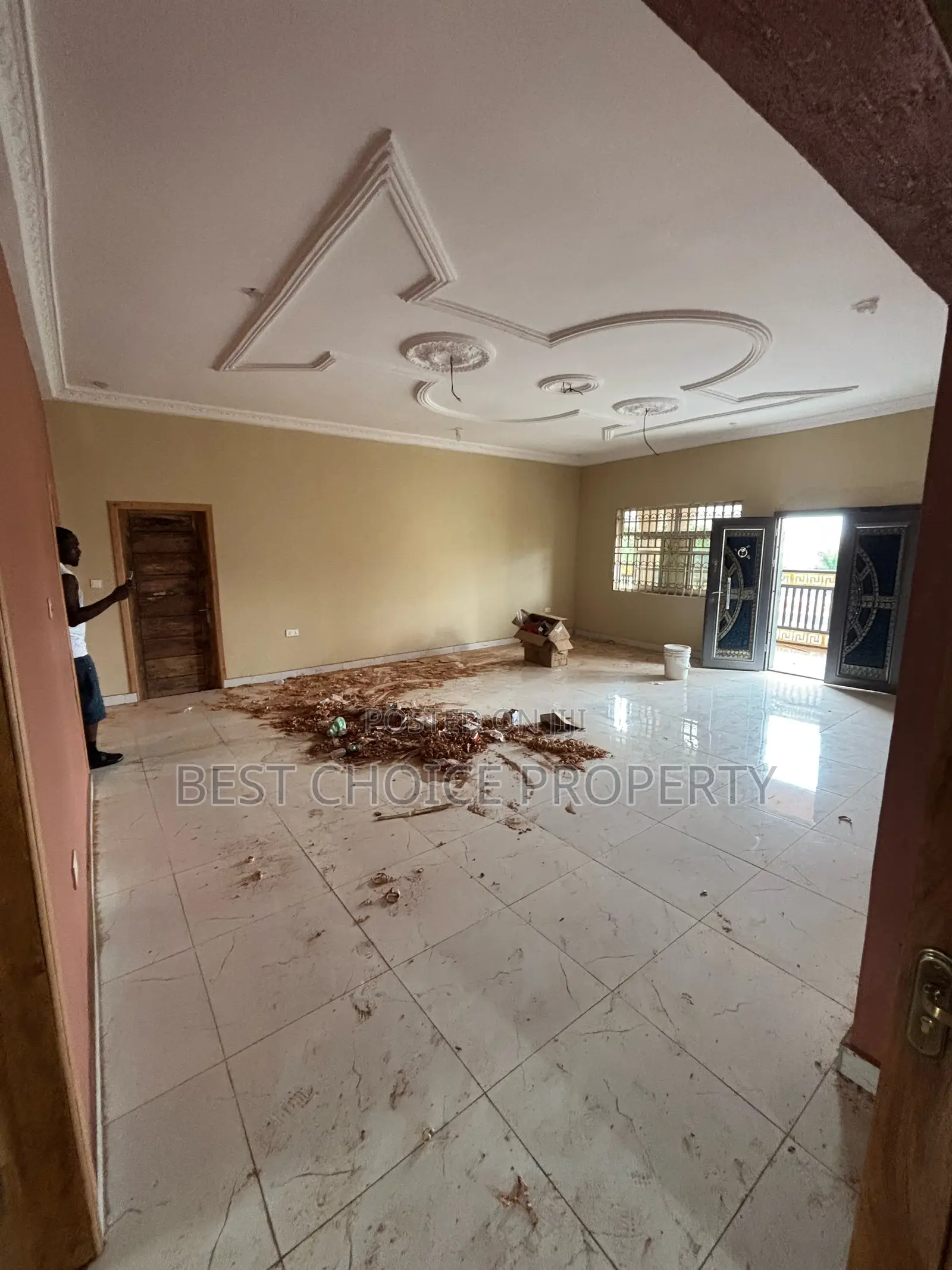 3bdrm Apartment in Chicken Man Pizza, Frafraha for rent