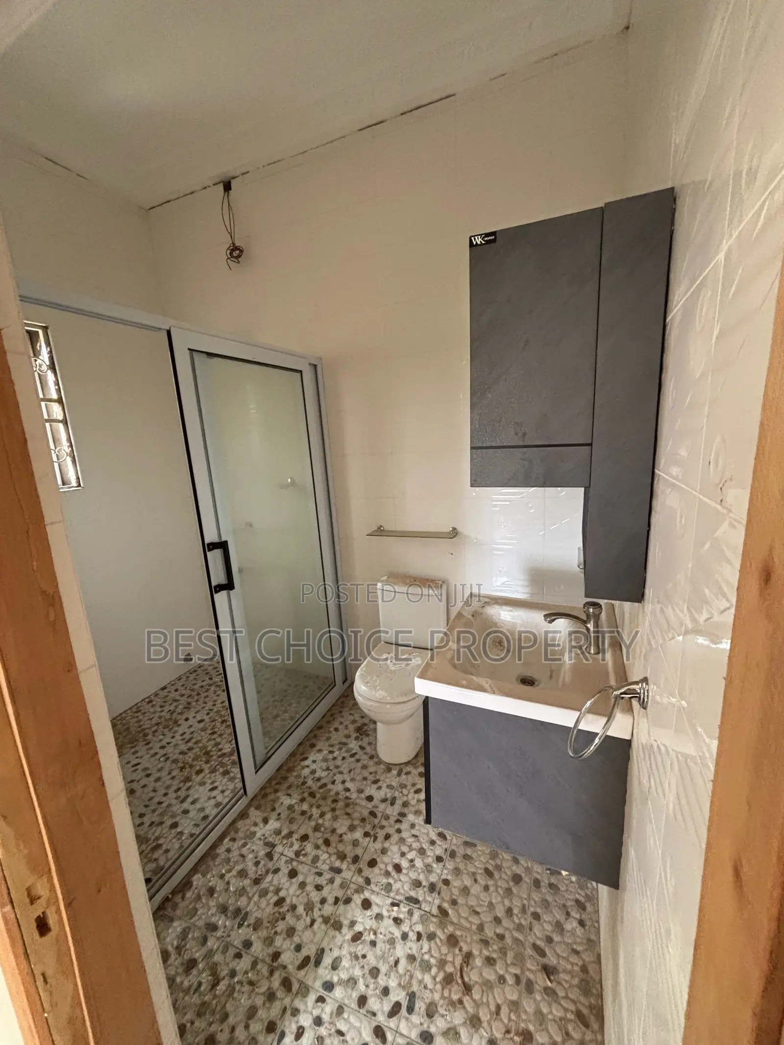 3bdrm Apartment in Chicken Man Pizza, Frafraha for rent