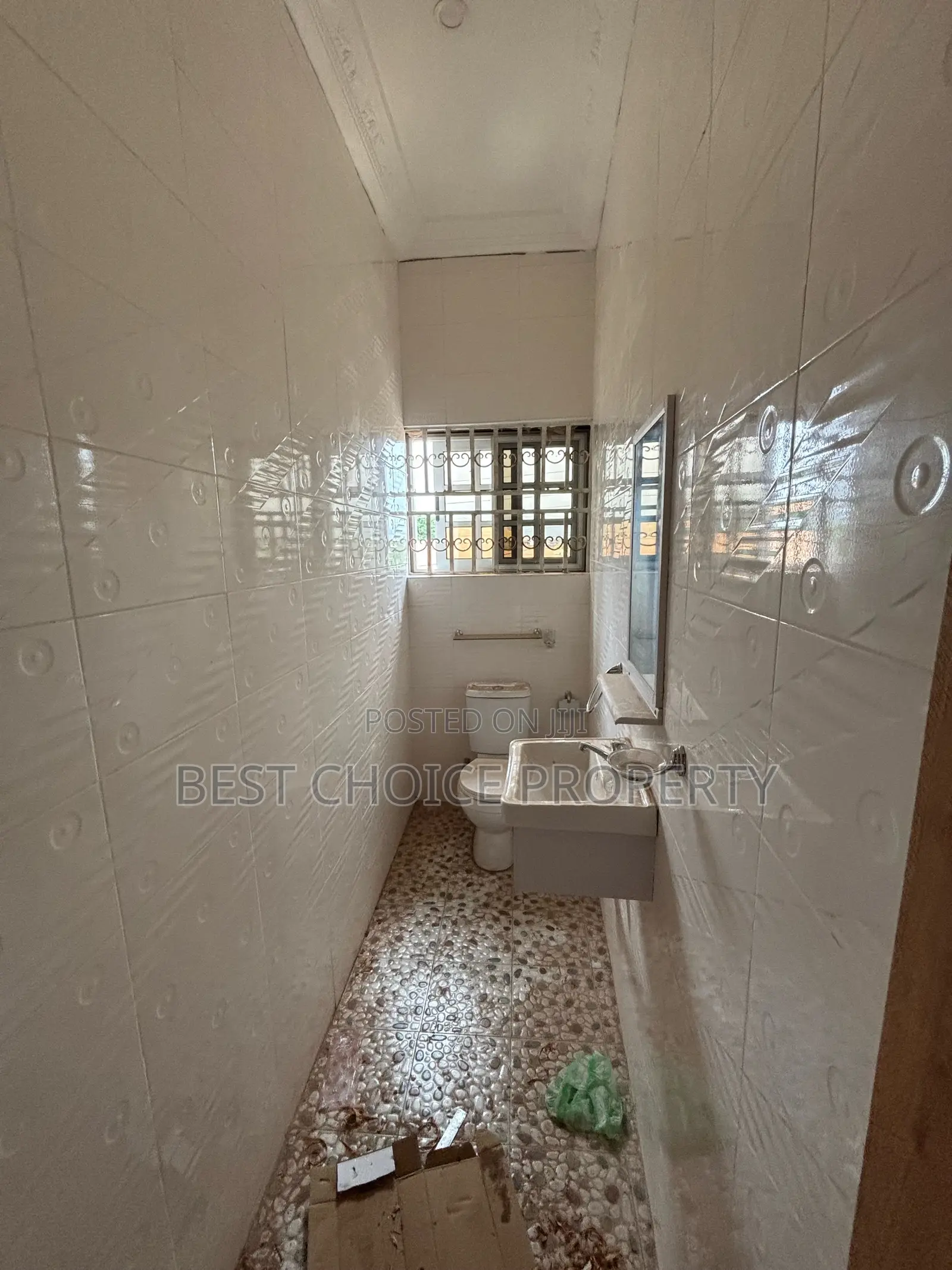 3bdrm Apartment in Chicken Man Pizza, Frafraha for rent
