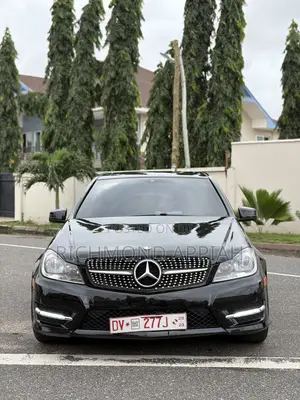 Photo - Mercedes-Benz C250 2014 Black
