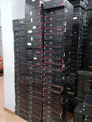 Desktop Computer Fujitsu Esprimo D957/E85+ 4GB Intel Core i5 HDD 500GB