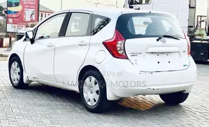 Nissan Versa 1.6 SV 2016 White