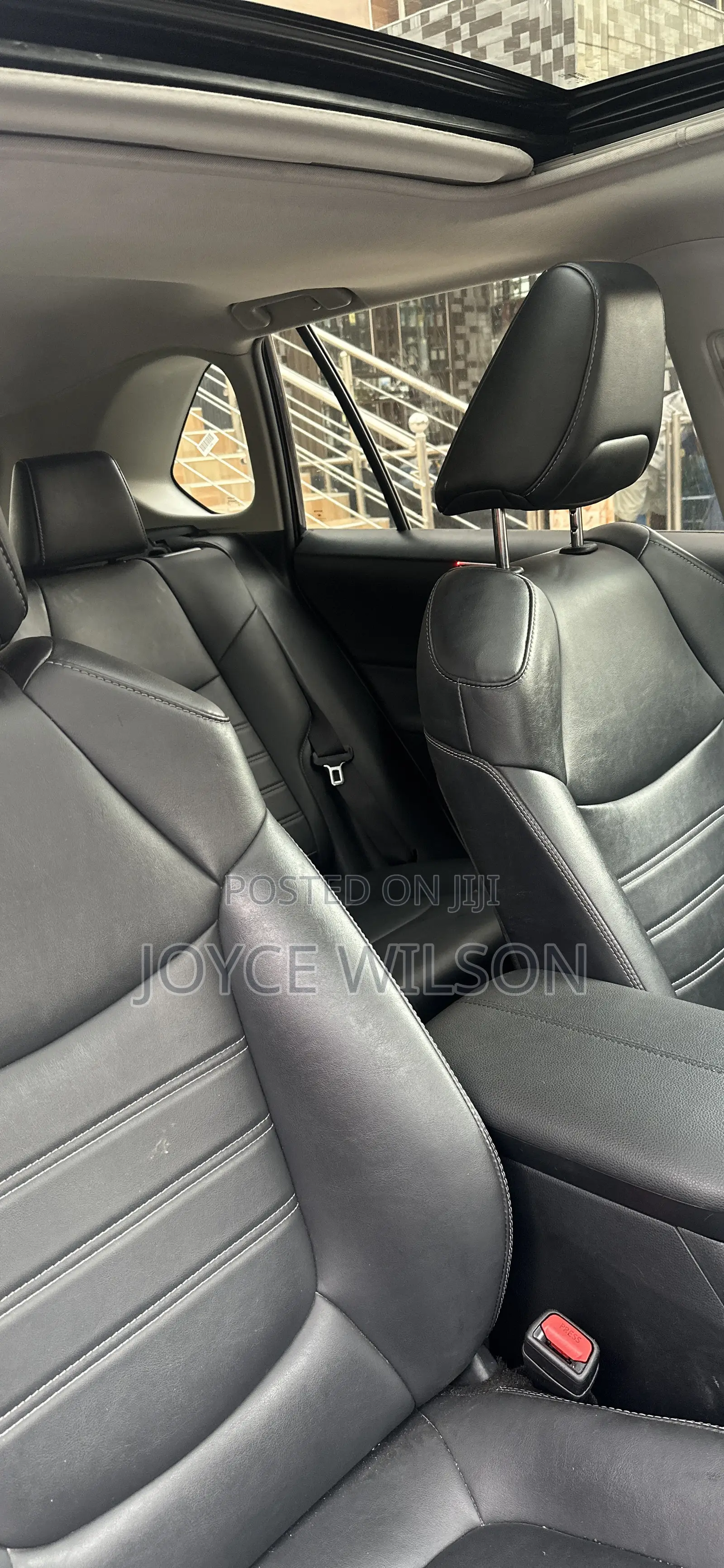 Toyota RAV4 XLE Premium 2021 Blue