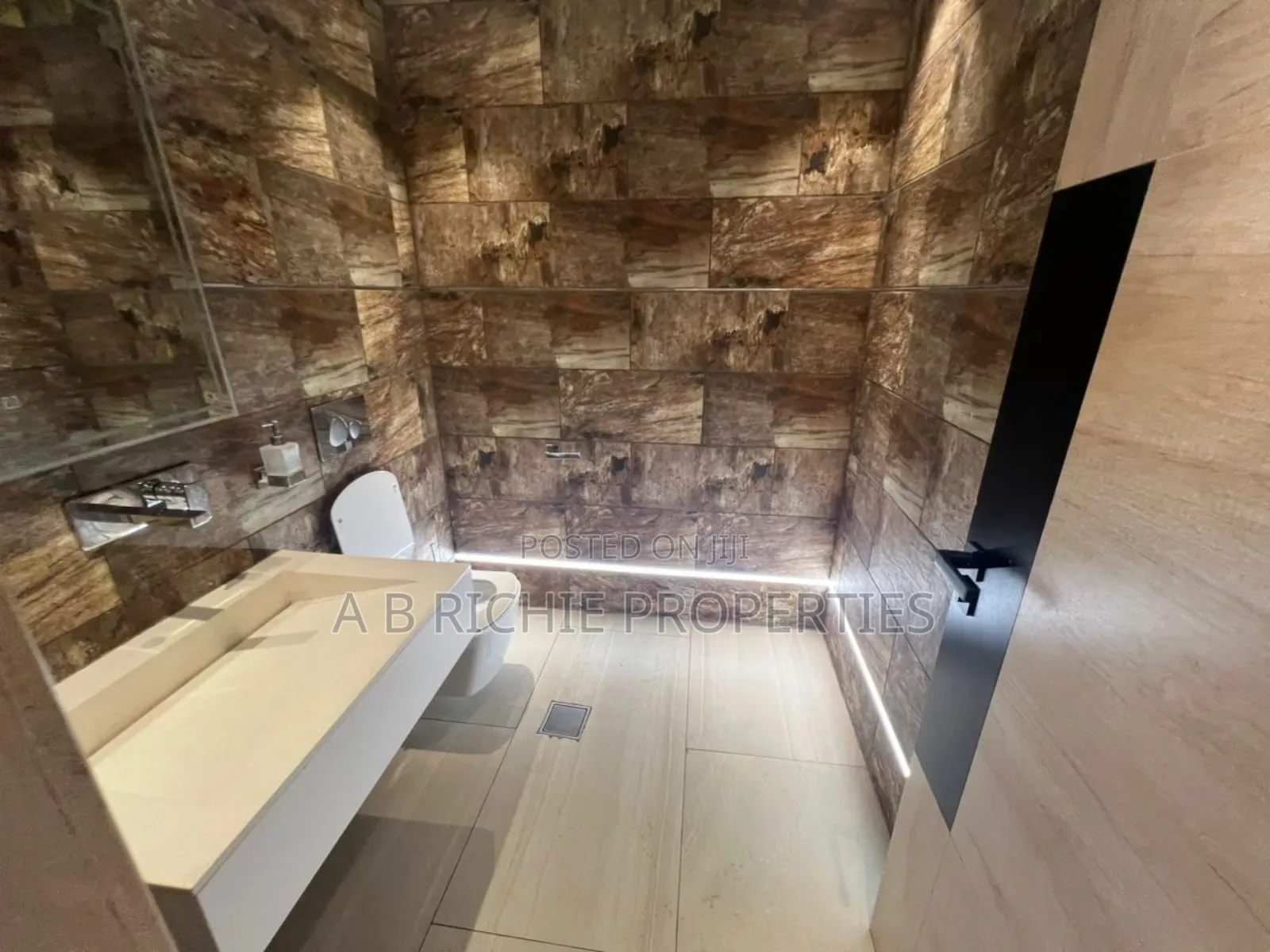 4bdrm Townhouse/Terrace in Ab Richie Properties, Cantonments for sale