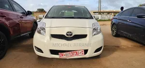 Photo - Toyota Yaris Base Hatchback 5dr 2010 White