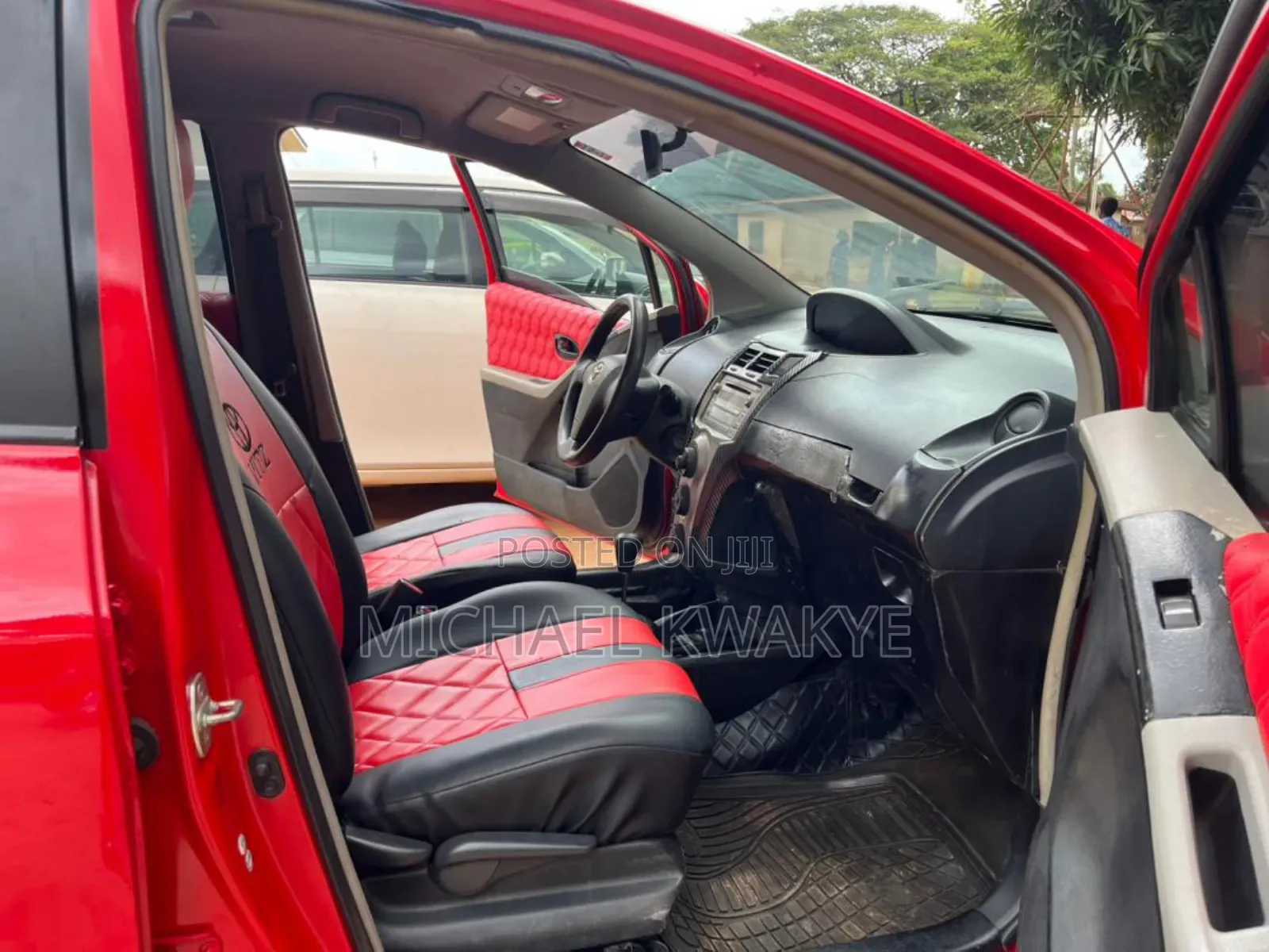 Toyota Vitz 1.3 AWD 3dr 2010 Red