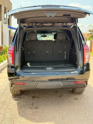 Chevrolet Suburban 2022 Black