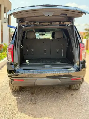 Chevrolet Suburban 2022 Black