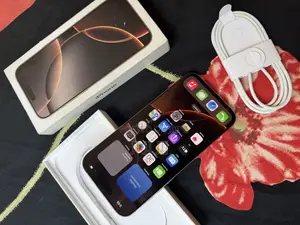 Photo - Apple iPhone 16 Pro Max 256 GB Gold