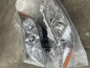 Toyota Camry 2008 Headlight Pair