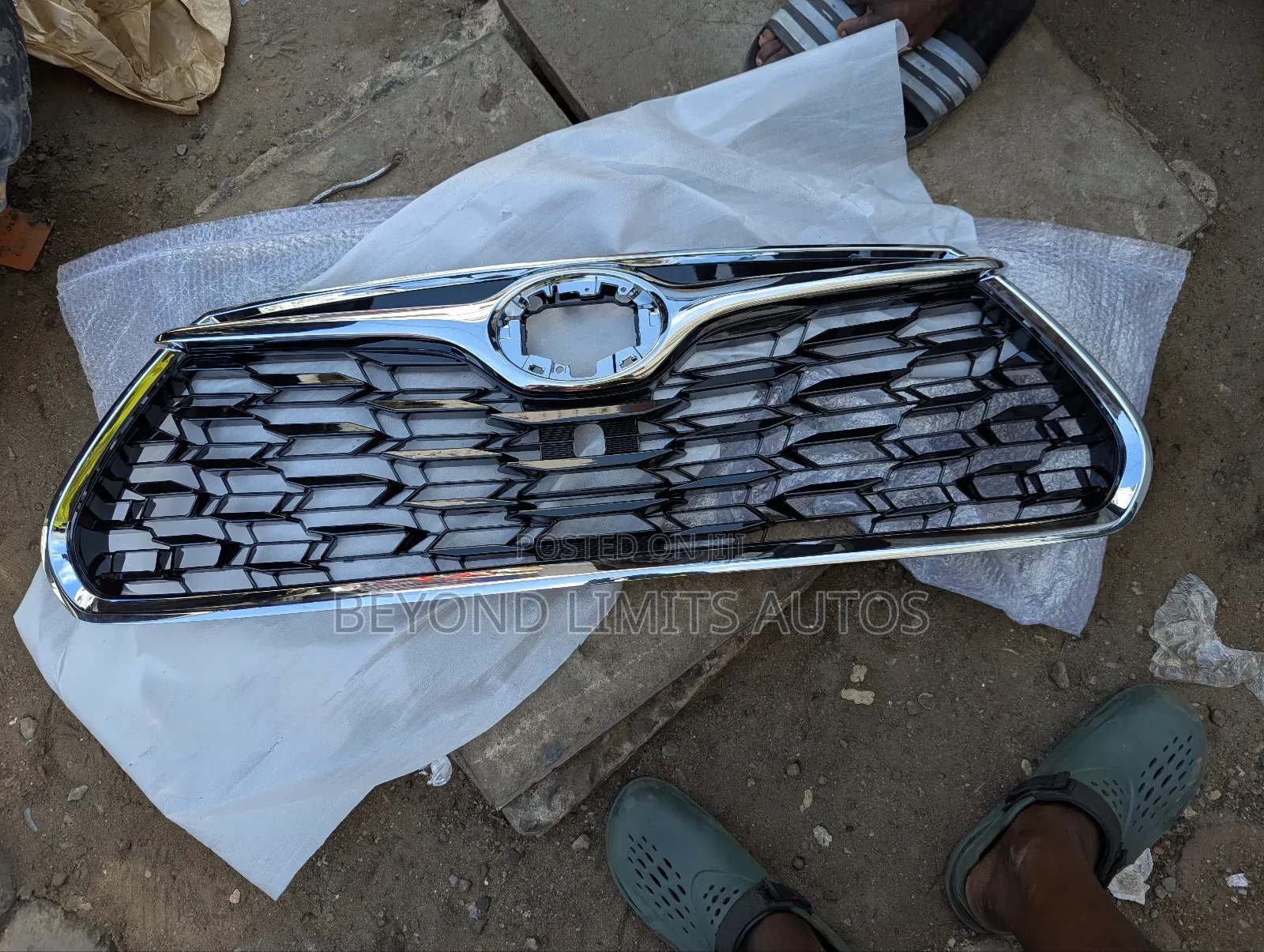 Toyota Highlander 2020,2021,2022,2023 Front Grille/ Shell