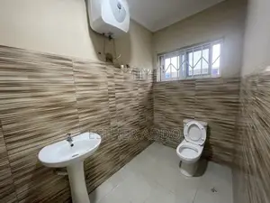 1bdrm Apartment in School Junction for rent