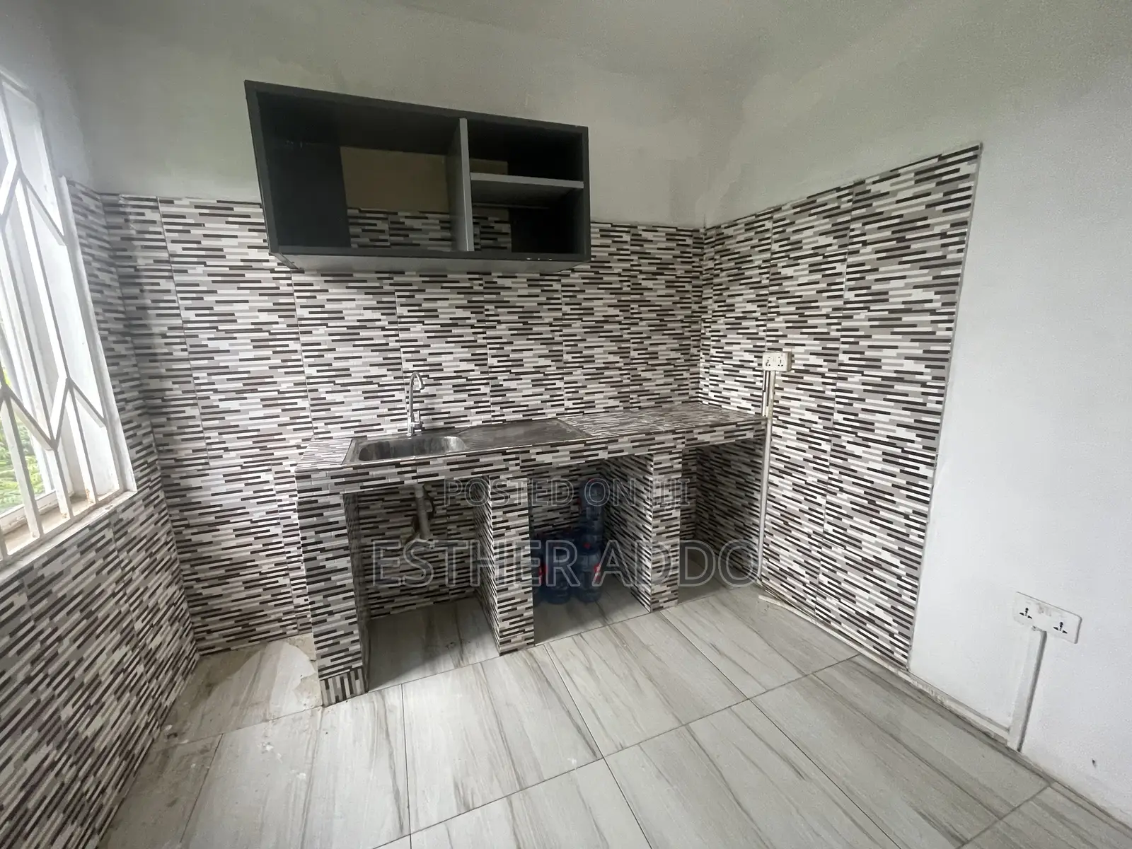1bdrm Apartment in School Junction for rent