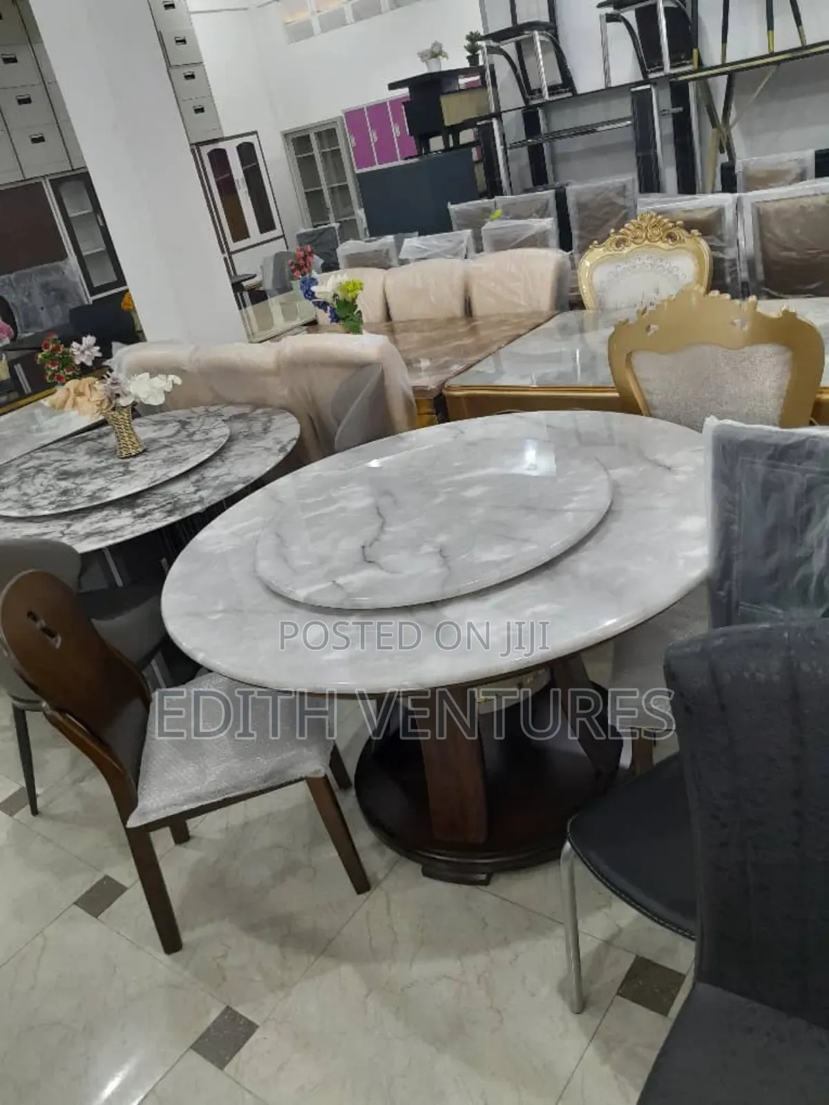 Wheeling Dining Table and Chairs