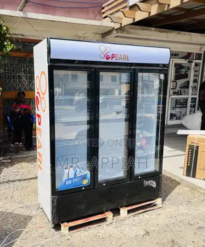 Unique Pearl PVC-1540-28ab 3 Door Beverage Cooler.
