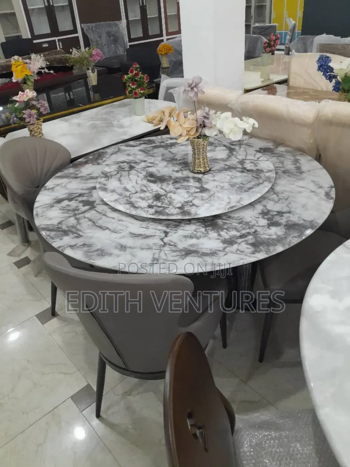Royals Mealtime Table and Chairs