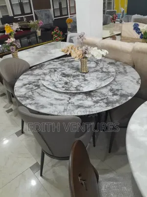 Royals Mealtime Table and Chairs