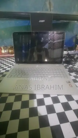 Laptop HP Envy 15 6GB Intel Core i5 HDD 500GB