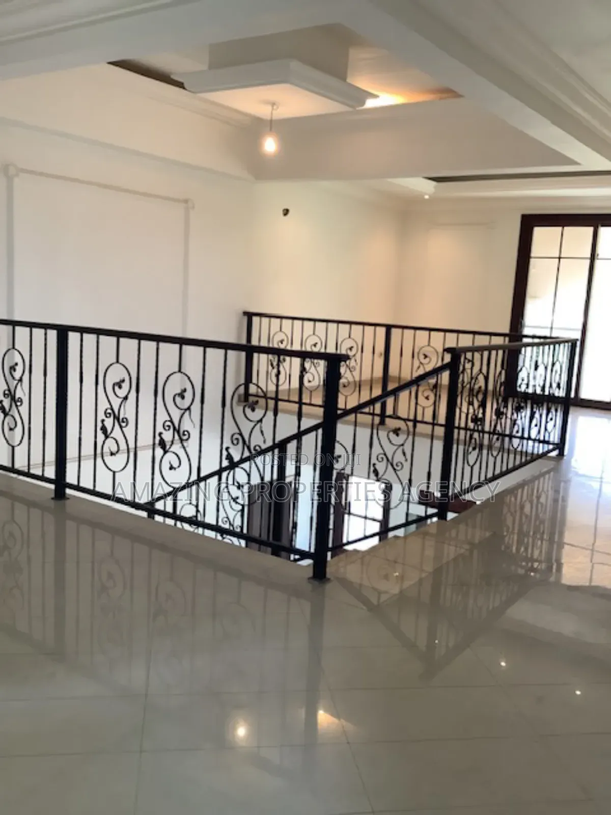 5bdrm House in East Legon for sale