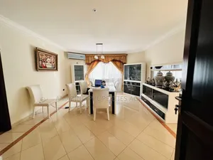 5bdrm Mansion in Adjiriganor for sale