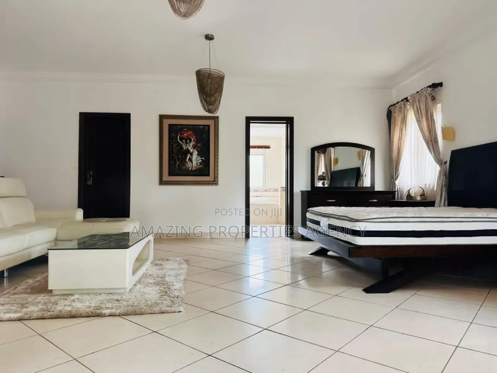 5bdrm Mansion in Adjiriganor for sale