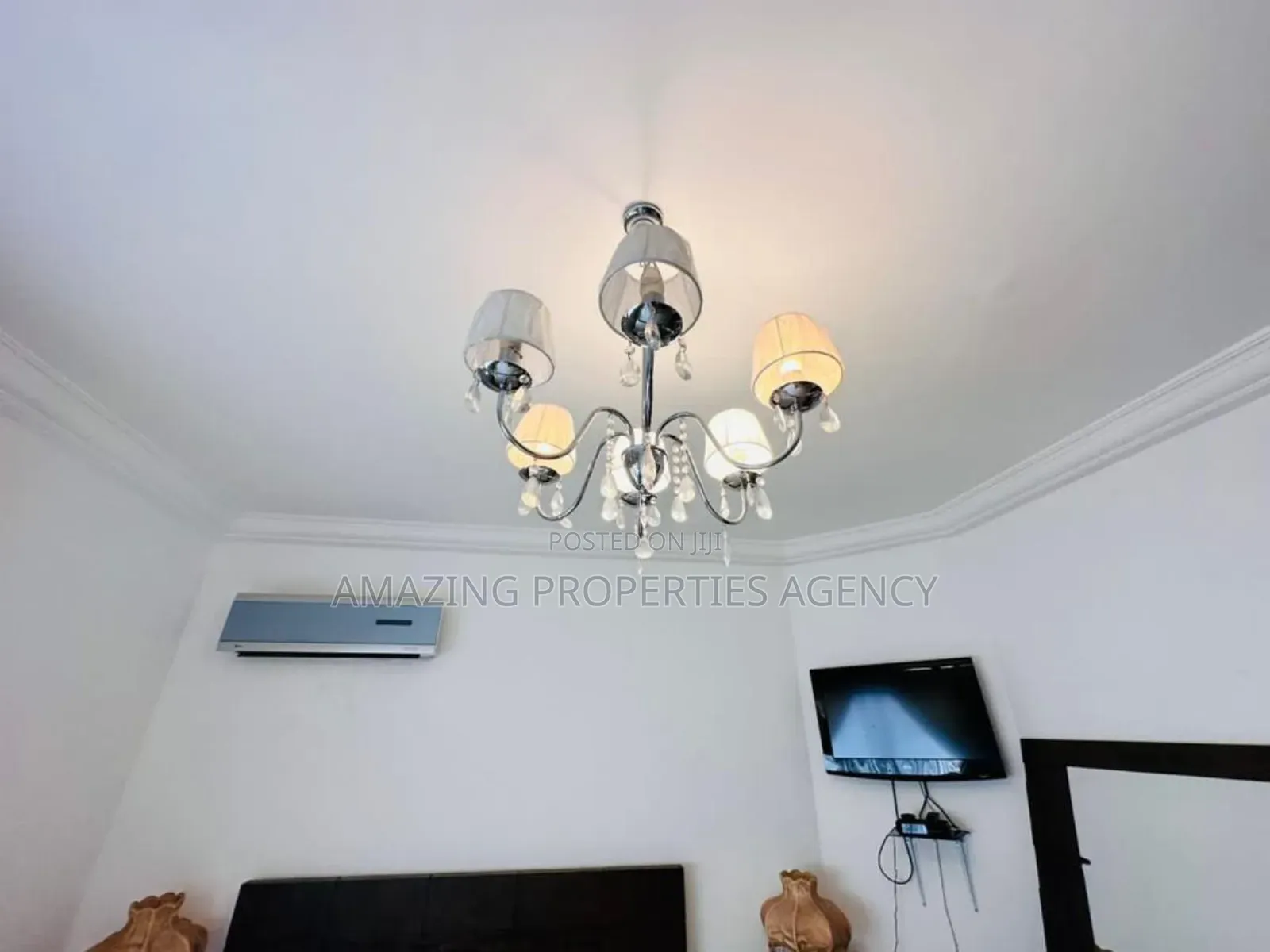 5bdrm Mansion in Adjiriganor for sale