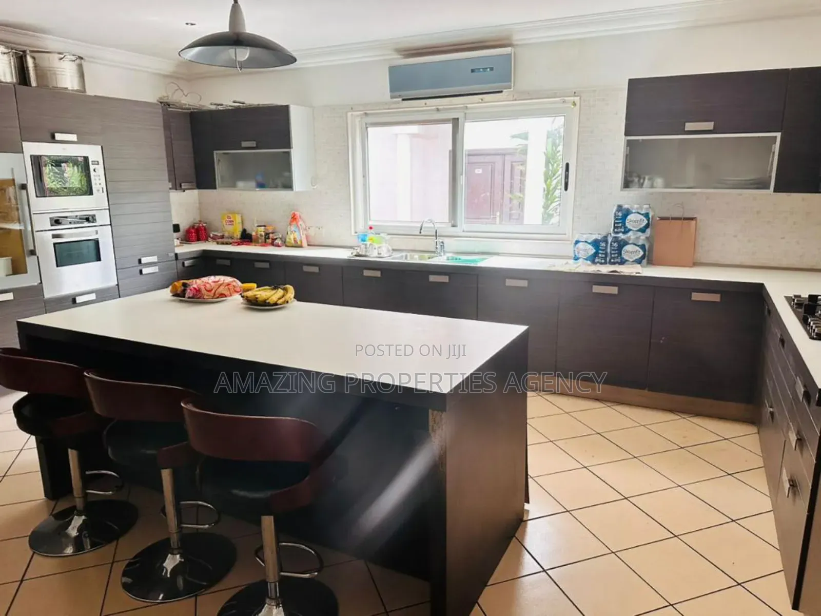 5bdrm Mansion in Adjiriganor for sale