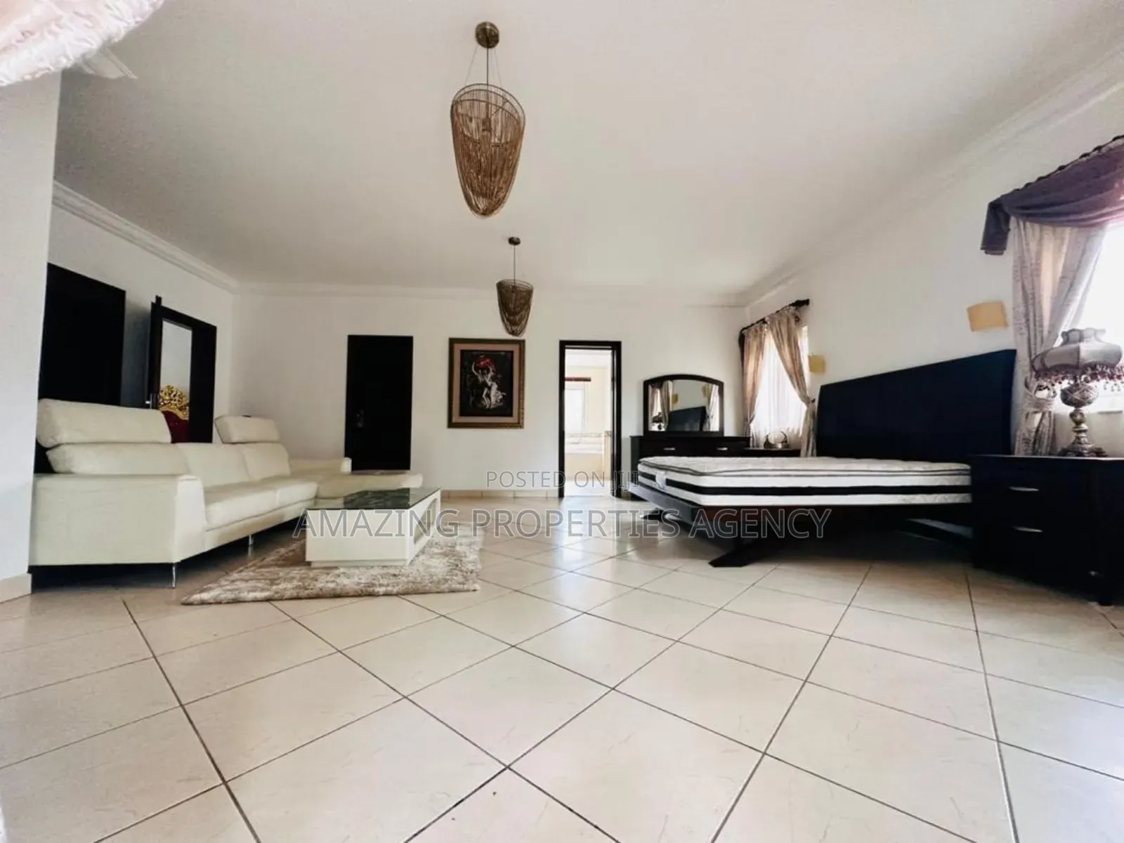 5bdrm Mansion in Adjiriganor for sale
