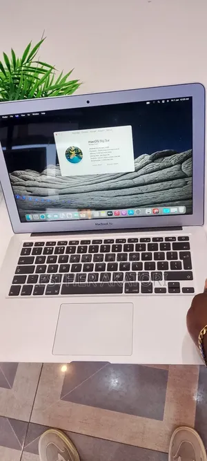 Laptop Apple MacBook Air 2017 8GB Intel Core i5 SSD 512GB