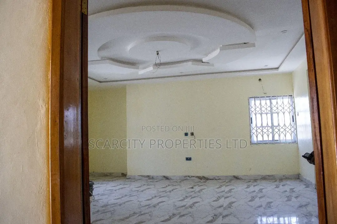 3bdrm House in Scarcity Properties, Effutu Municipal for sale
