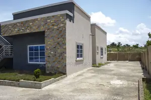 3bdrm House in Scarcity Properties, Effutu Municipal for sale
