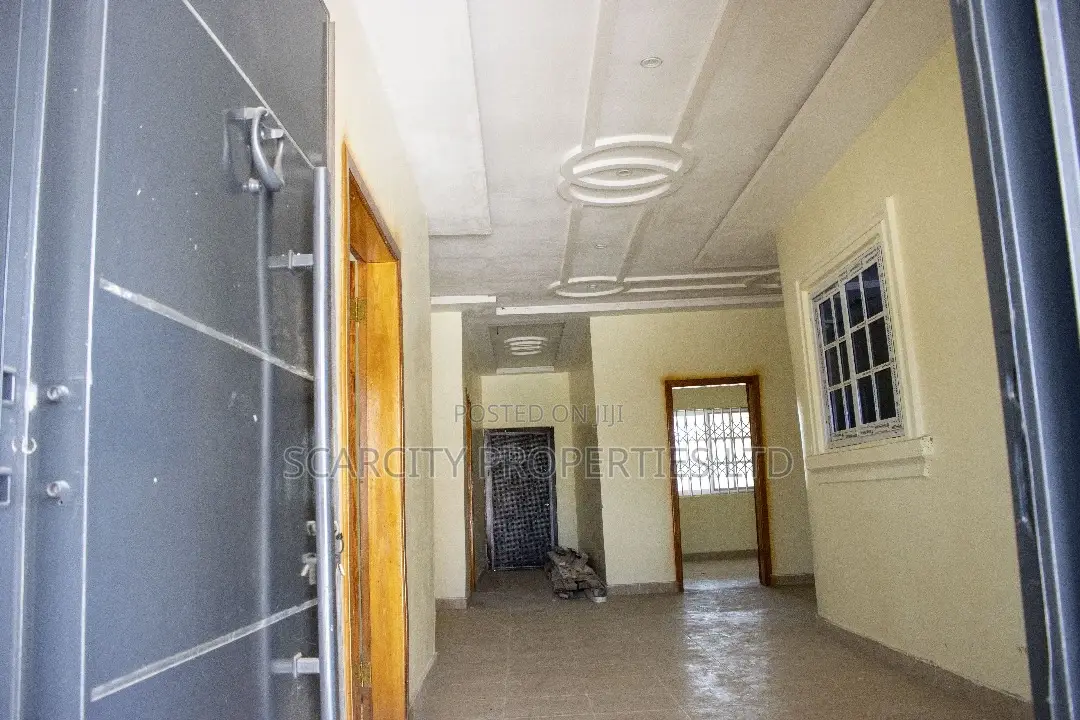 3bdrm House in Scarcity Properties, Effutu Municipal for sale